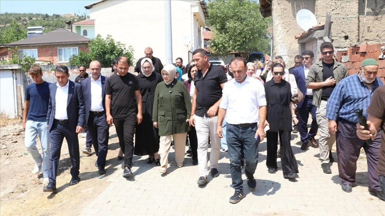 AK Parti Kadın Kolları Başkanı Ercan, Bursa'da orman yangınından etkilenen mahalleleri ziyaret