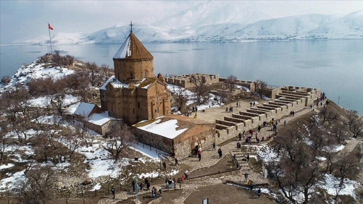 Akdamar Adası'nı ilk 3 ayda 15 bin turist ziyaret etti