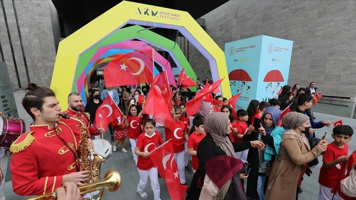 AKM'de gerçekleşen Çocuk Sanat Festivali'ni 100 bin kişi ziyaret etti