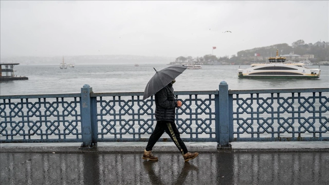 AKOM, İstanbul'da yarın kuvvetli sağanak beklendiğini bildirdi