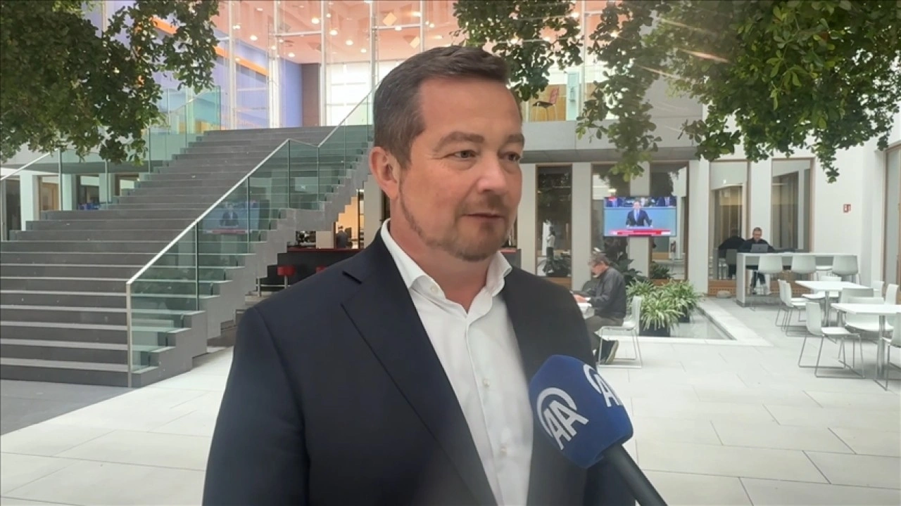 Alman Meclisi Federal Polis Sorumlusu Görtsch'e göre Almanya için en büyük tehdit aşırı sağcılı