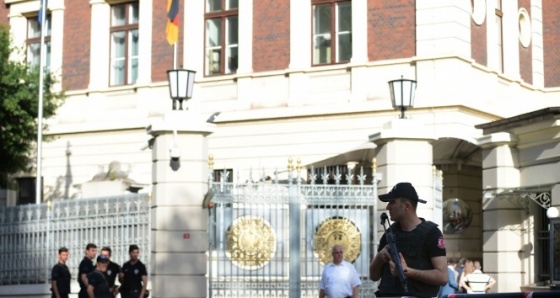 Almanya Başkonsolosluğu önünde yoğun güvenlik önlemi