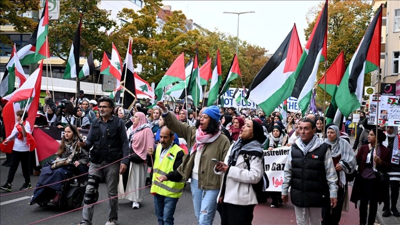 Almanya'da halkın çoğunluğu İsrail'in Gazze'ye saldırılarını haksız buluyor