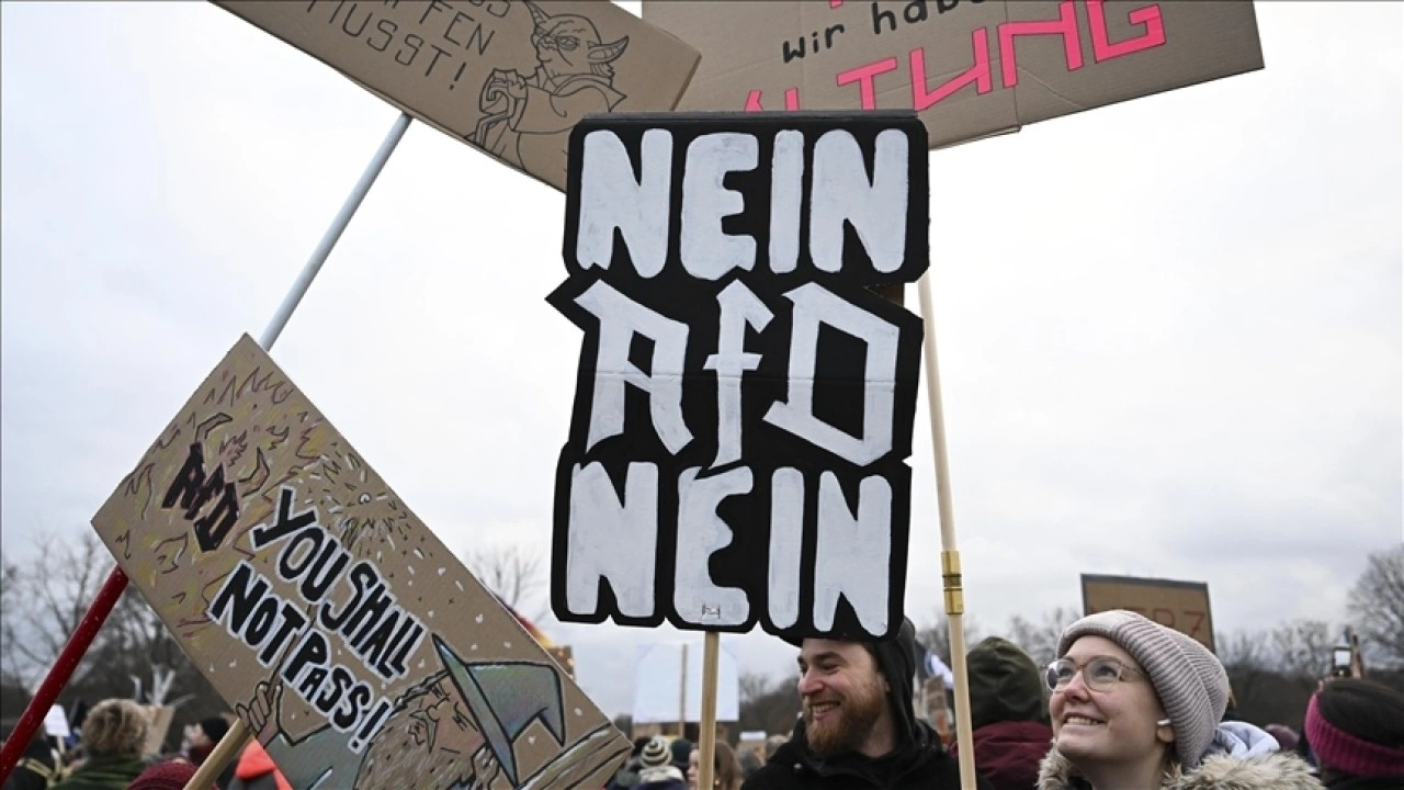 Almanya'nın Baden Württemberg eyaletinde AfD'li yetkililerin silah ruhsatlarının incelenme