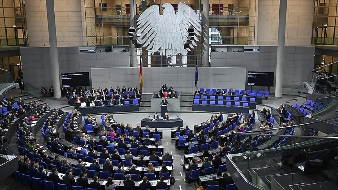 Almanya'nın tartışmalı emeklilik tasarısı mecliste onaylandı
