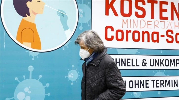 Almanya'da Kovid-19 vakaları nedeniyle laboratuvarlar kapasite sınırına yaklaştı