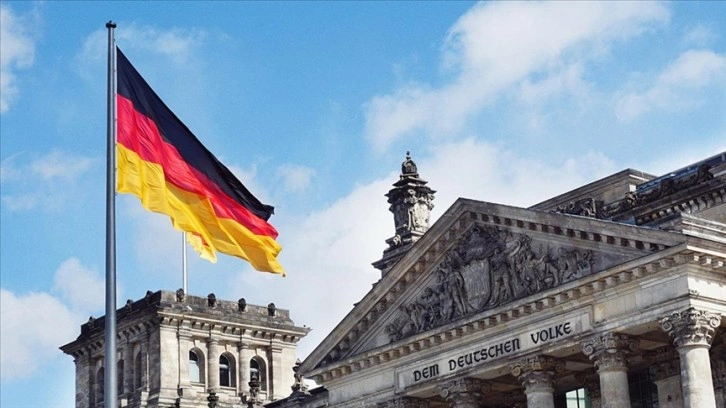 Almanya'da yapılan ankete göre katılımcıların yüzde 77'si hükümetin çalışmalarından memnun