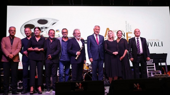 Altın Koza'da 'Yaşam Boyu Onur Ödülleri' törenle verildi