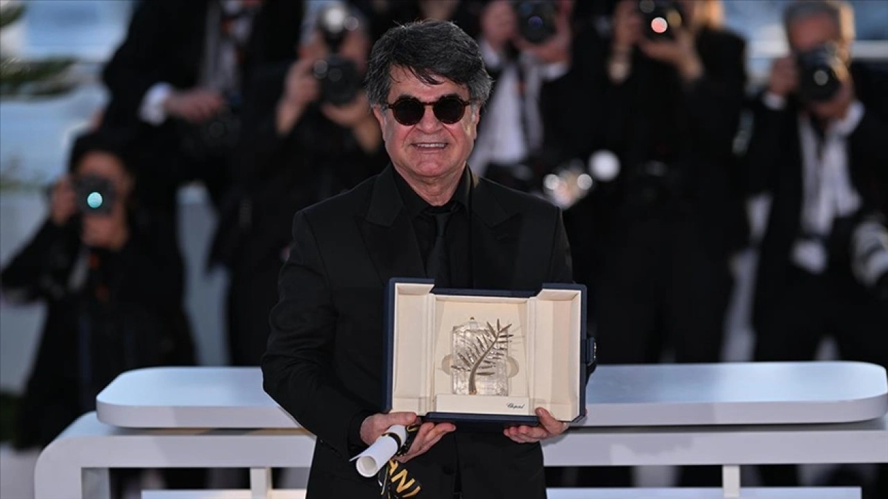 Altın Palmiye Ödülü'nün sahibi İranlı yönetmen Jafar Panahi oldu
