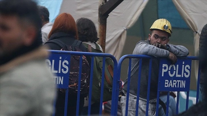 Amasra'da maden ocağındaki patlamada yakın arkadaşını kaybetmenin üzüntüsünü yaşıyor