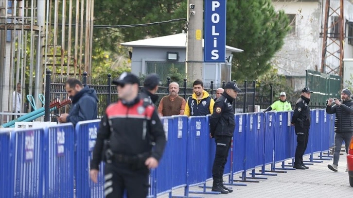 Amasra'da maden ocağındaki patlamaya ilişkin gözaltına alınan şüphelilerin adliyeye sevki başla