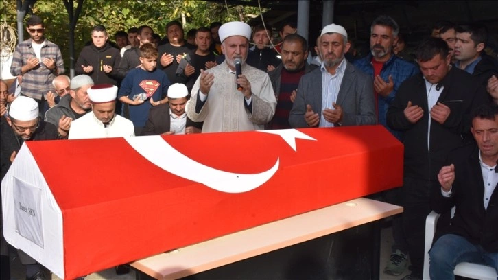 Amasra'daki patlamadan 21 gün sonra hayatını kaybeden madenci, son yolculuğuna uğurlandı