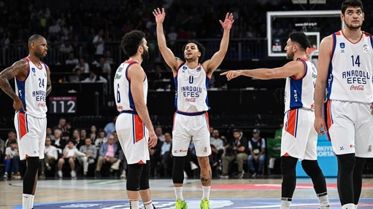 Anadolu Efes, Basketbol Süper Ligi'nde 16. şampiyonluk için sahaya çıkıyor