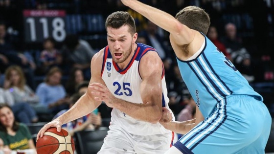 Anadolu Efes'te ABD'li basketbolcu Alec Peters ile yollar ayrıldı