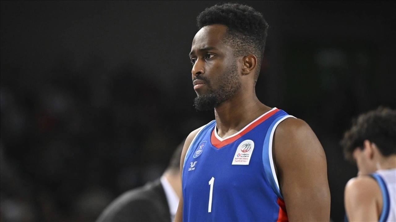 Anadolu Efes'te Fransız basketbolcu Rodrigue Beaubois'nın sözleşmesi uzatıldı