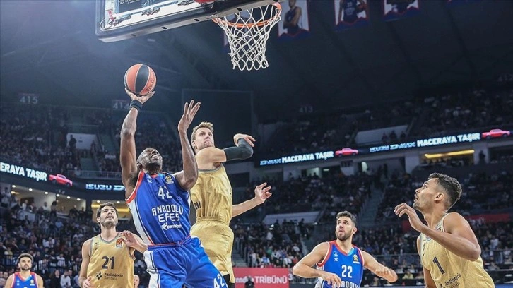 Anadolu Efes THY Avrupa Ligi'nde üçüncü galibiyetini aldı