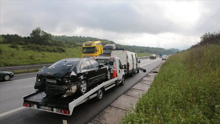 Anadolu Otoyolu'nda zincirleme trafik kazasında 10 kişi yaralandı