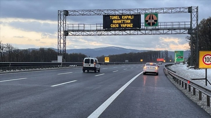 Anadolu Otoyolu'nun Bolu Dağı geçişi İstanbul istikameti ulaşıma kapatıldı