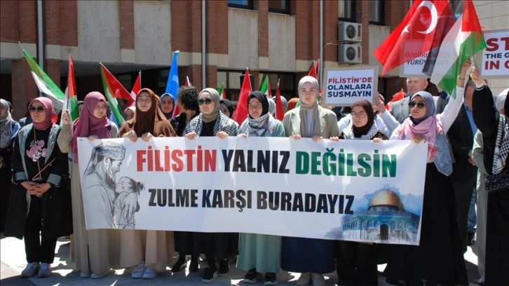 Anadolu Üniversitesi öğrencileri Filistin için yürüdü