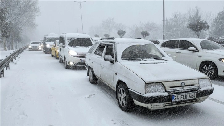 Anadolu'dan İstanbul'a ulaşım Sakarya'dan itibaren durduruldu