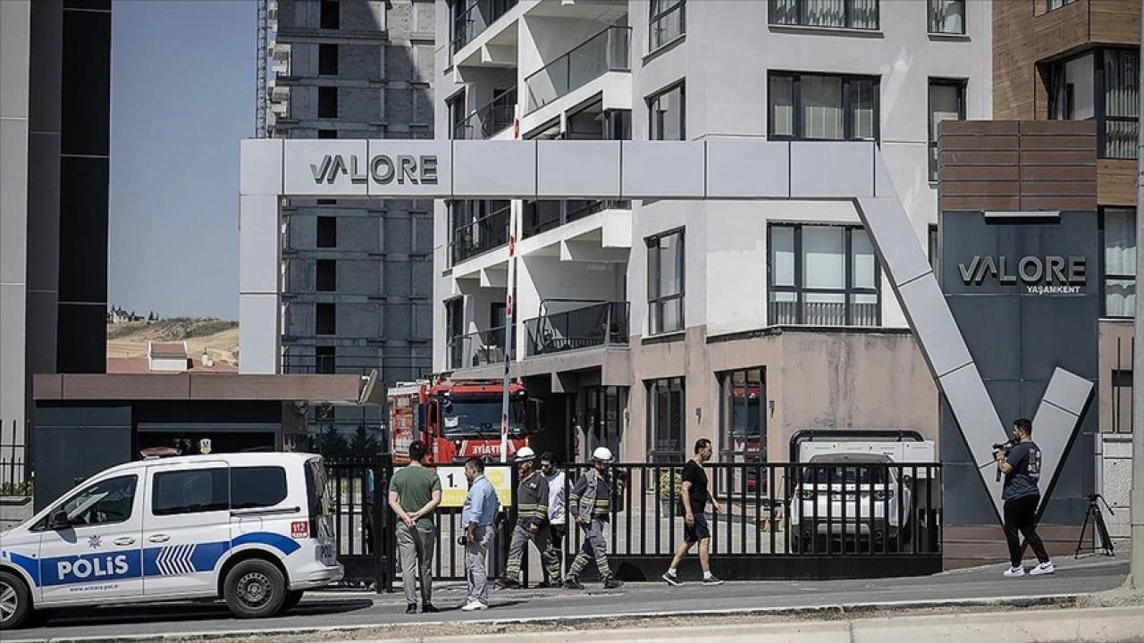 Ankara'da 26 katlı apartmanda çıkan yangına ilişkin soruşturmada 3 şüpheli tutuklandı