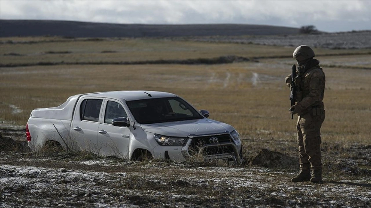 Ankara'da d&uuml;şen jetin enkazındaki &ccedil;alışmalarda sona gelindi