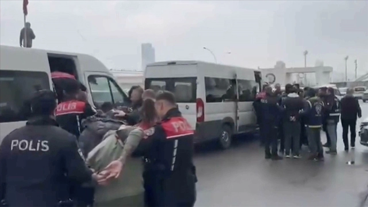 Ankara'da su&ccedil; &ouml;rg&uuml;t&uuml;ne y&ouml;nelik operasyonda 16 zanlı yakalandı