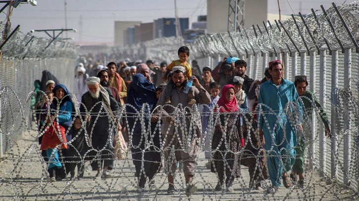 Ankara, İslamabad ve Londra'nın Avrupa’yı kuşatma projesinde sığınmacıların rolü! -Ömür Çelikdönmez yazdı-