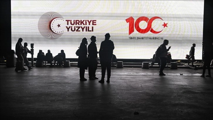 Ankara, İstanbul ve İzmir'e Cumhuriyet'in 100. yılına özel dijital dev ekranlar kuruldu