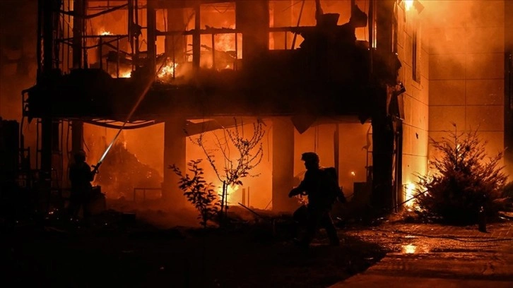 Ankara'da bir markette çıkan yangın hasara sebep oldu