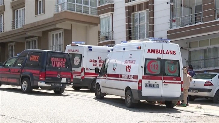 Ankara'da zehirlenme nedeniyle 2 kişi hayatını kaybetti, 1'i ağır 5 kişi hastaneye kaldırı