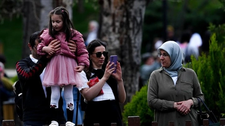 Ankaralılar bayram tatilinin ilk gününde parkların yolunu tuttu