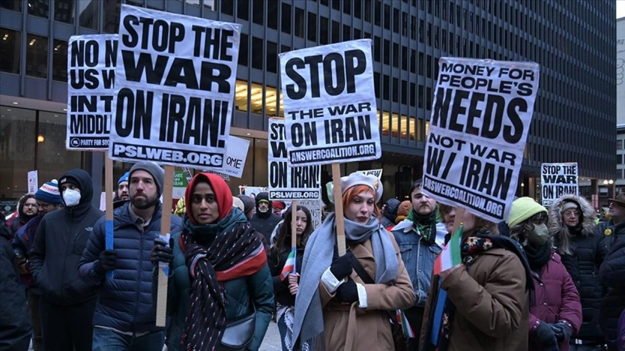 Ankete g&ouml;re ABD'de &ccedil;oğunluk, İran'a y&ouml;nelik saldırılara karşı &ccedil;ıkıyor