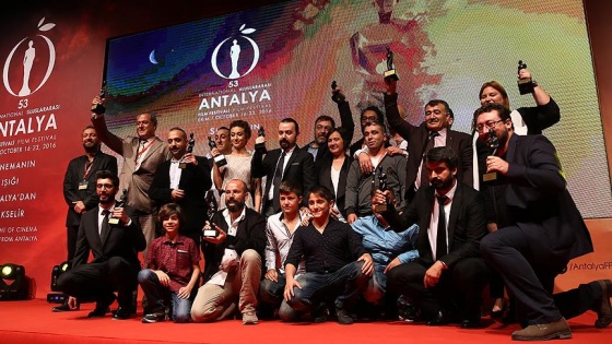 'Antalya Film Platformu' ve 'Yaratıcı Ödüller' ödülleri sahiplerini buldu