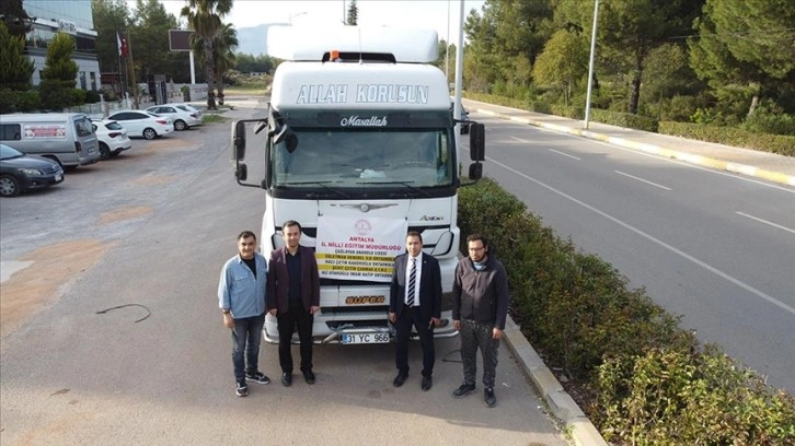 Antalya Kepez'deki okullardan depremzedelere 85 konteyner desteği