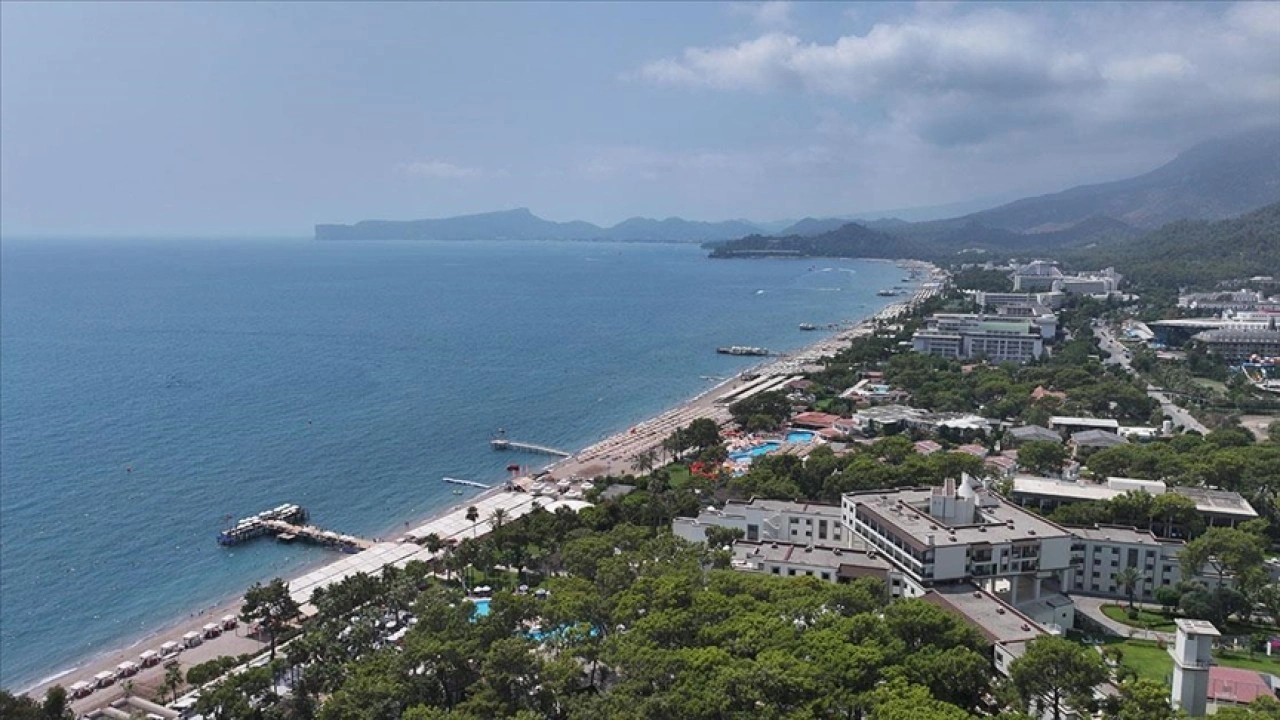 Antalya'ya 8 ayda gelen turist sayısı 12 milyona yaklaştı