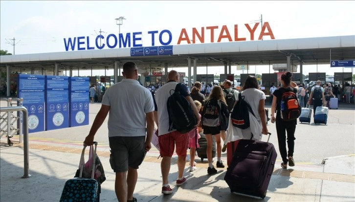 Antalya'da hava yolu trafiğinde 'rekor' yoğunluk