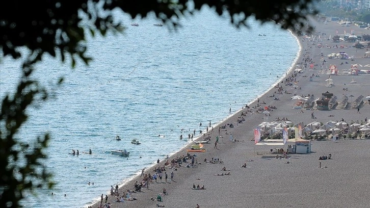 Antalya'da kasımda deniz keyfi