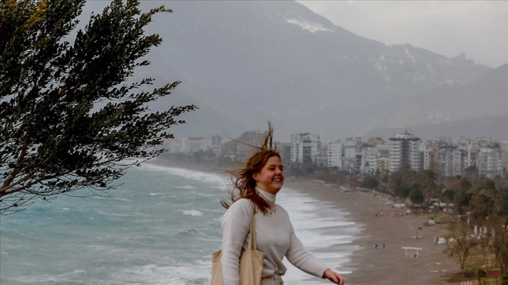 Antalya'nın doğu ilçeleri için kuvvetli sağanak uyarısı