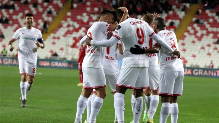 Antalyaspor deplasmanda kazandı