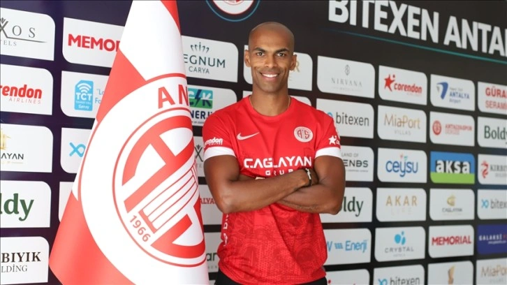 Antalyaspor'dan trafik kazasında yaralanan futbolcu Naldo'nun ailesine ilişkin açıklama