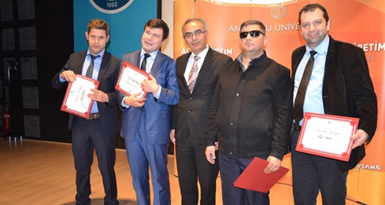AÖF’de dereceye giren öğrencilere takdir belgesi
