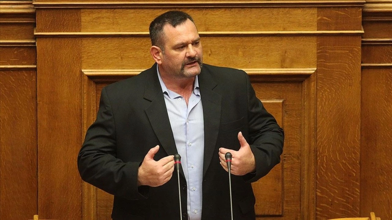 AP, ırkçı eski Yunan milletvekili Lagos'a hapis cezası aldıktan sonra bile ödeme yapmış