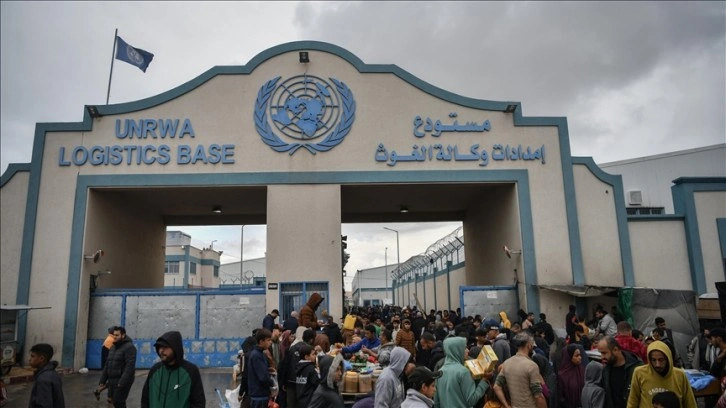 AP'nin bazı üyelerinden AB'nin UNRWA'ya desteğini "değerlendirme" kararına
