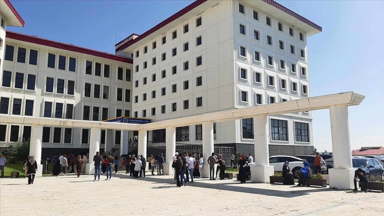 Ardahan Üniversitesinden "kampüste ayı görüldü" uyarısı