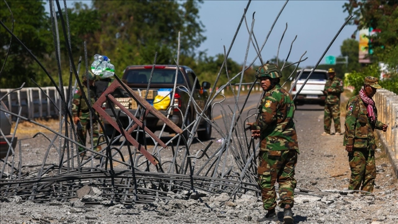 ASEAN'da ateşkese varamayan Tayland ile Kambo&ccedil;ya arasındaki sınır gerilimi s&uuml;r&uuml;yor