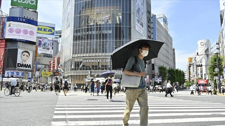 Aşırı sıcakların etkili olduğu Tokyo'da halka 3 gündür elektrik tasarrufu uyarısı yapılıyor