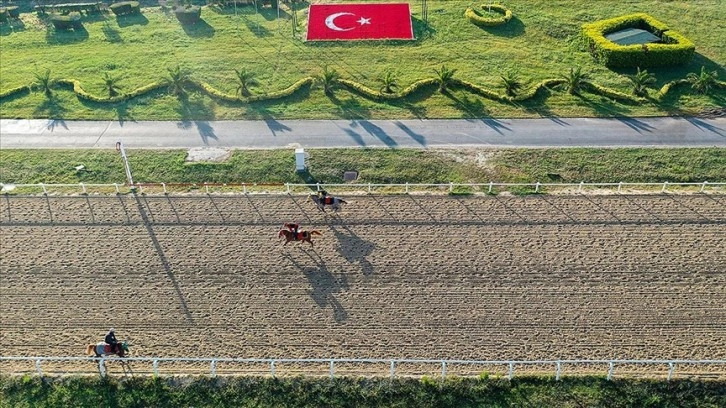 At yarışlarında 96. Gazi Koşusu'nu 'Secret Power' isimli safkan kazandı