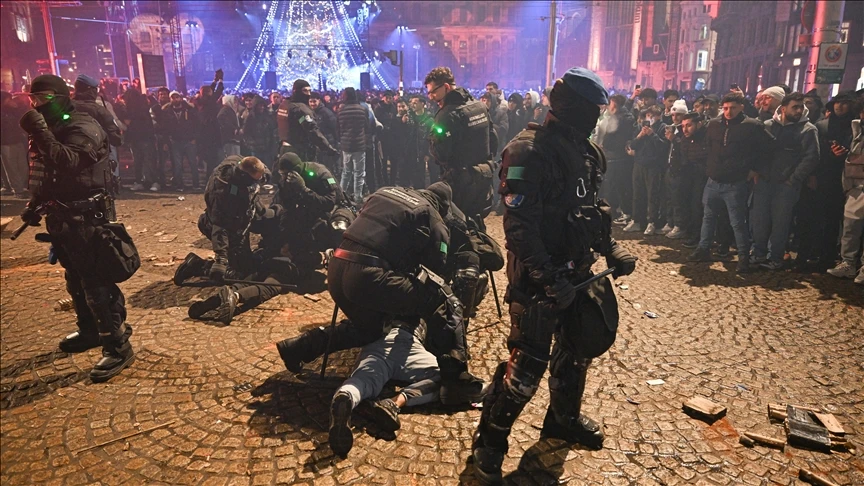 Avrupa'da yılbaşı kutlamaları sırasındaki kazalarda ve şiddet olaylarında &ccedil;ok sayıda kişi &ouml;ld&uuml;