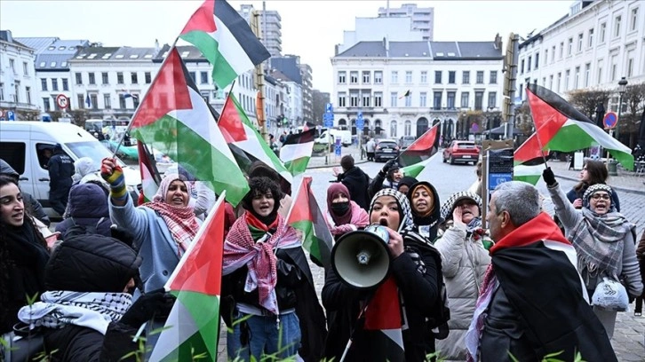 Avrupa Parlamentosu önünde Filistinlilerle dayanışma gösterisi düzenlendi